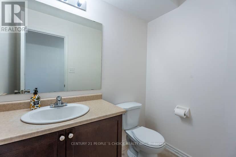 129 Sydenham Wells Square, Barrie, photo 8