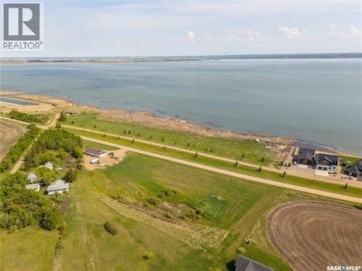 750 Lakeshore DRIVE — photo 11 of 36