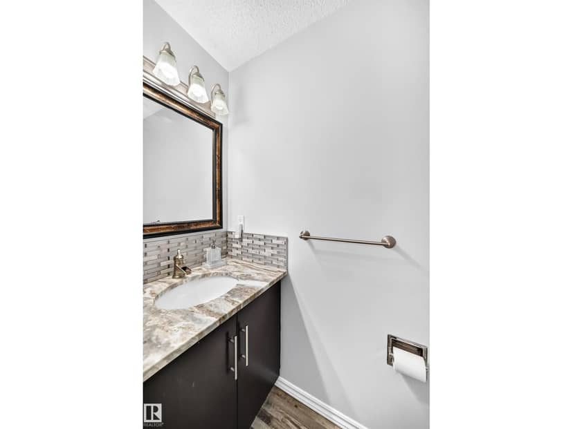 4216 47 ST NW — photo 24 of 40