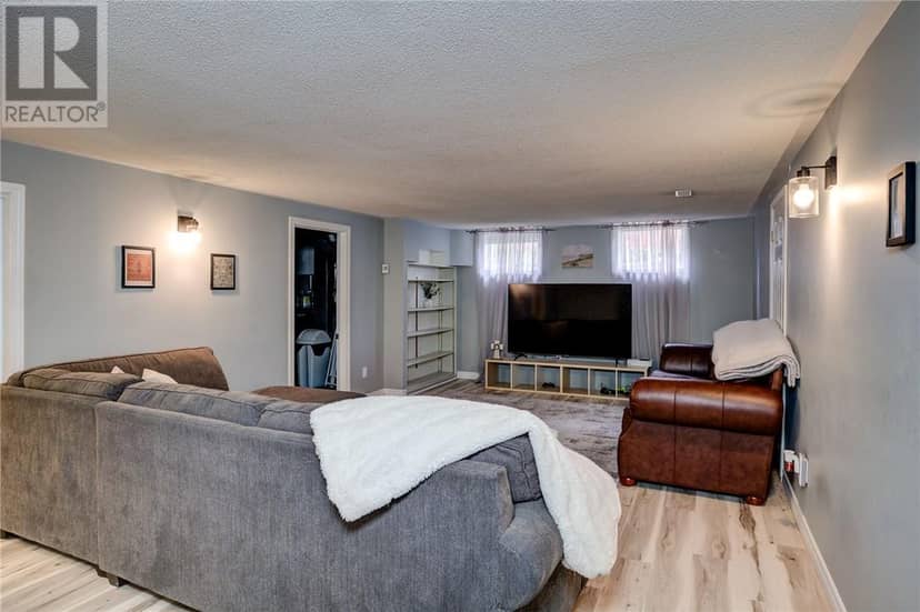 697 Camelot Drive — photo 16 of 27