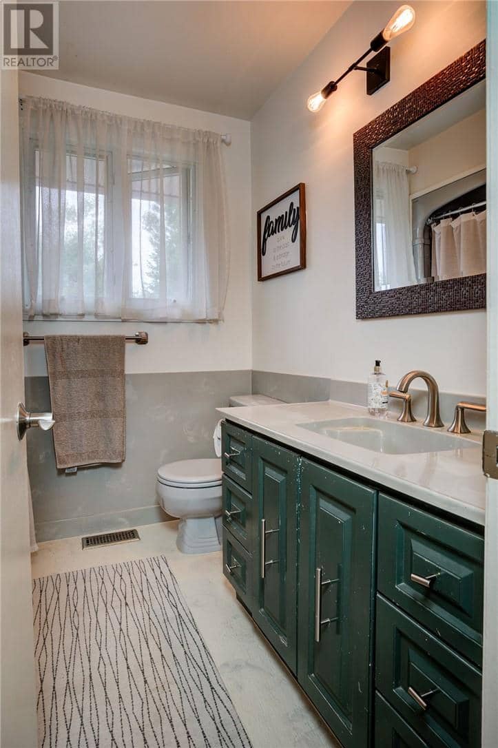 697 Camelot Drive — photo 24 of 27