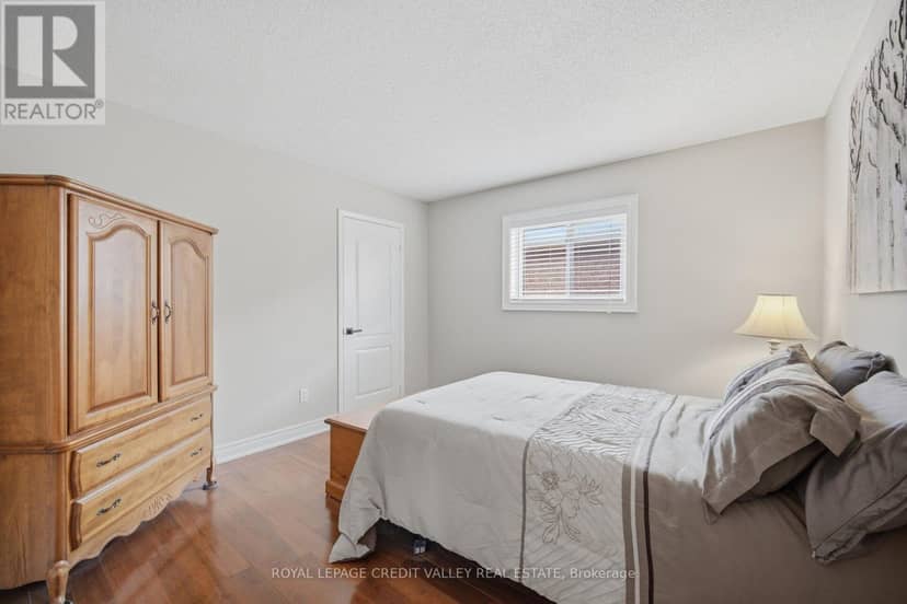 8 Livingston Drive — photo 23 of 38