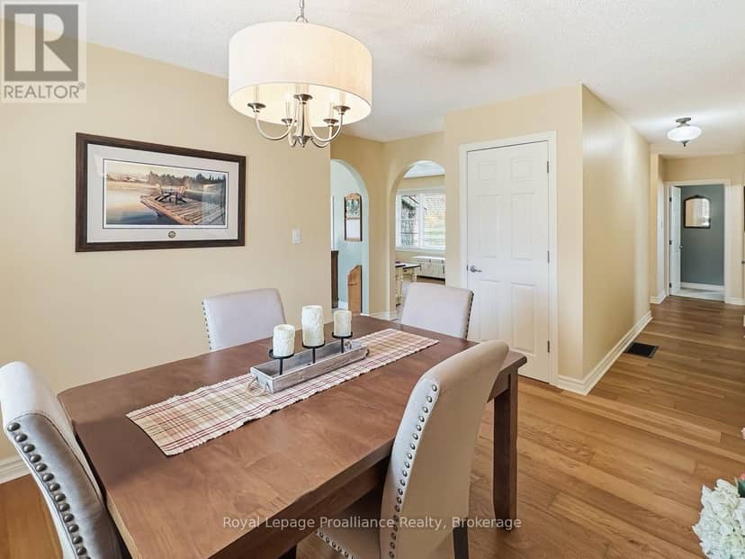 305 Valley Road — photo 13 of 40