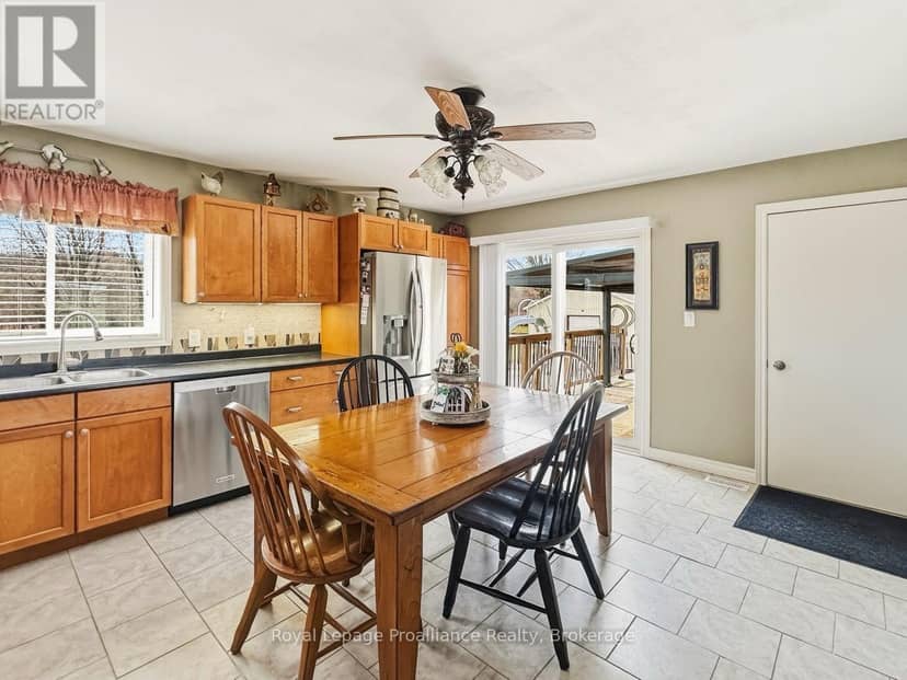 305 Valley Road — photo 8 of 40
