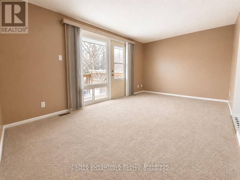 53J Sumac Street, Ottawa, photo 4