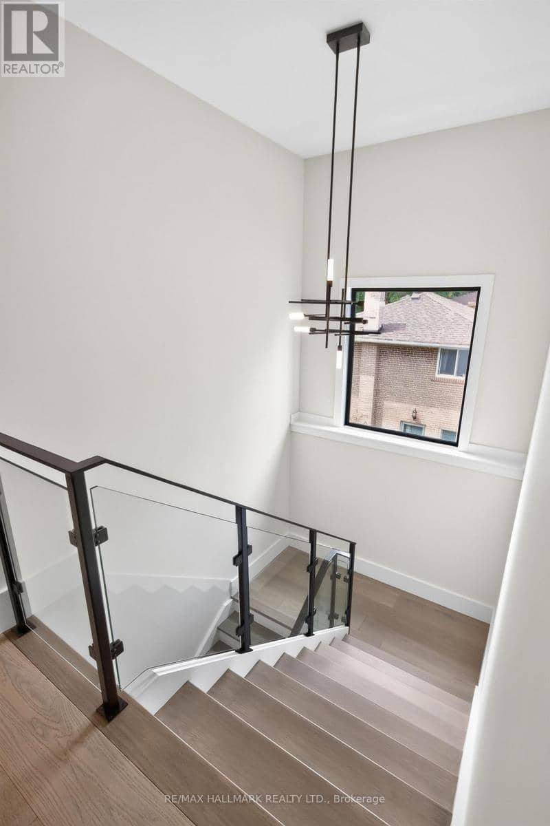 21 Allenwood Crescent — photo 20 of 40