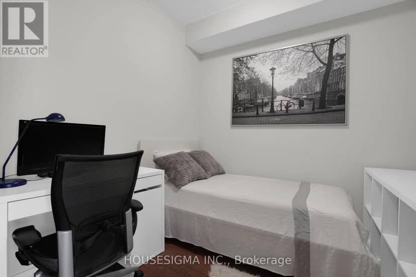 515 - 30 Canterbury Place — photo 20 of 37