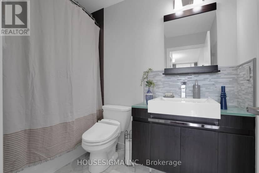 515 - 30 Canterbury Place — photo 24 of 37