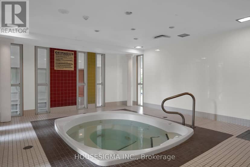 515 - 30 Canterbury Place — photo 36 of 37