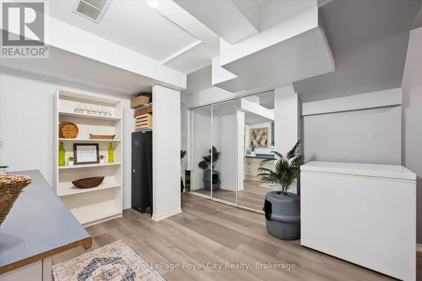 25 - 941 Gordon Street — photo 19 of 27