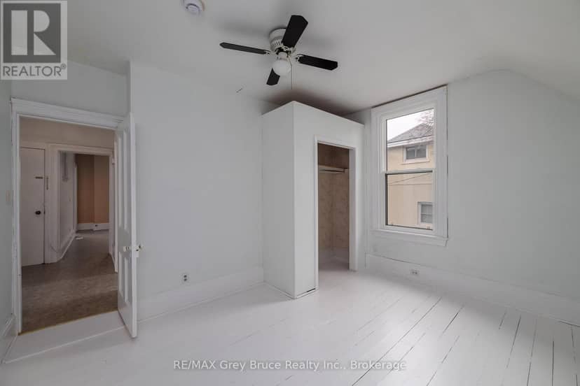 902 2nd Avenue W — photo 16 of 39