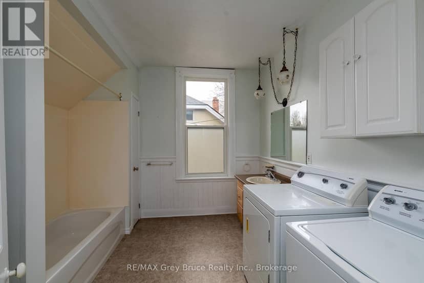 902 2nd Avenue W — photo 19 of 39