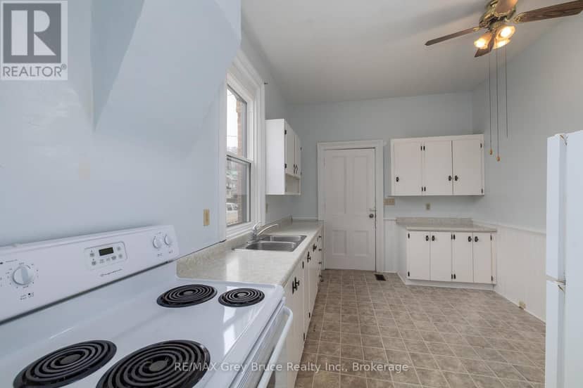 902 2nd Avenue W — photo 27 of 39