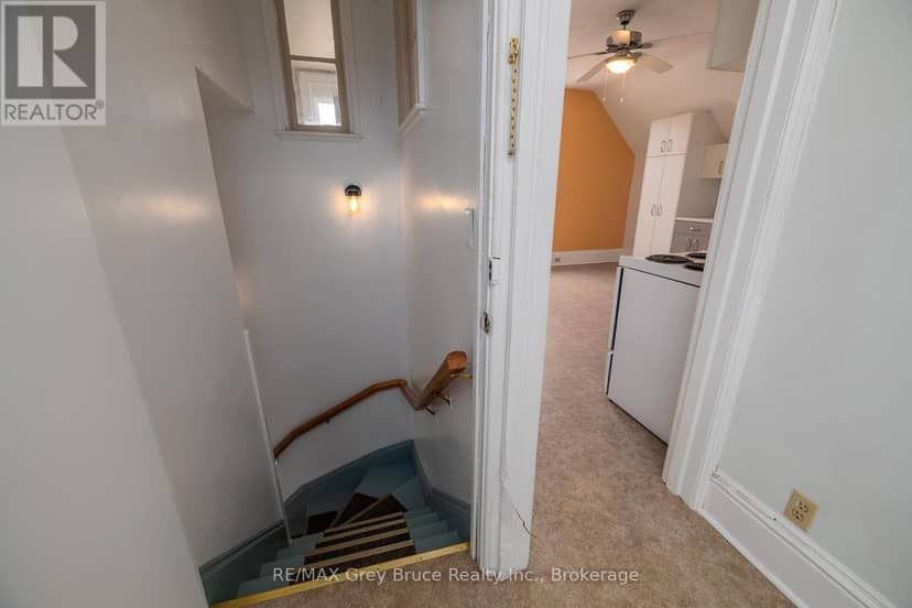 902 2nd Avenue W — photo 9 of 39