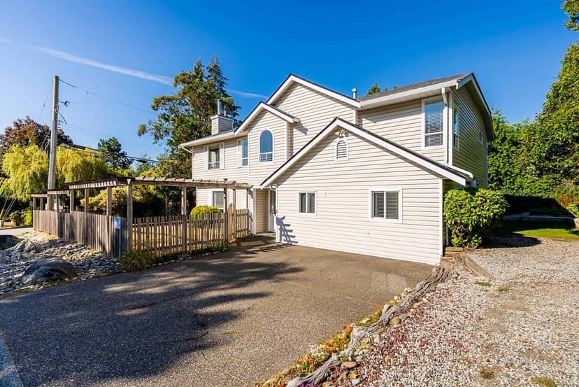 16143 9 AVENUE, Surrey, photo 2