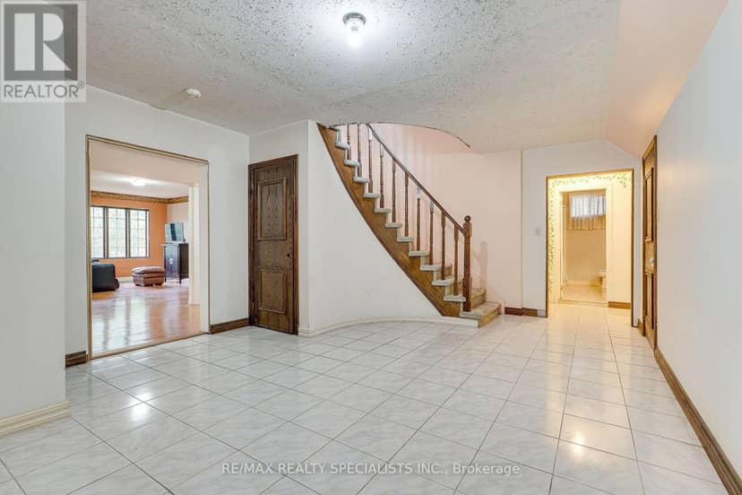 11 Prince Andrew Drive — photo 34 of 40