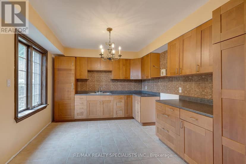 11 Prince Andrew Drive — photo 37 of 40