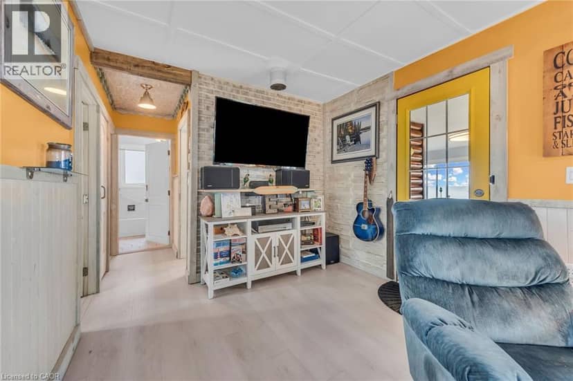 2090 LAKESHORE Road — photo 17 of 40