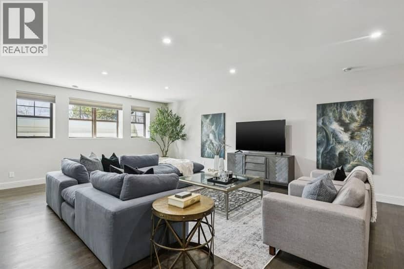 2908 Toronto Crescent NW — photo 32 of 39