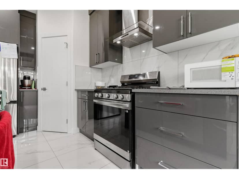 3606 41 Ave — photo 13 of 38