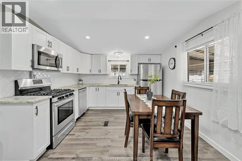 3 Robin Crescent — photo 11 of 31