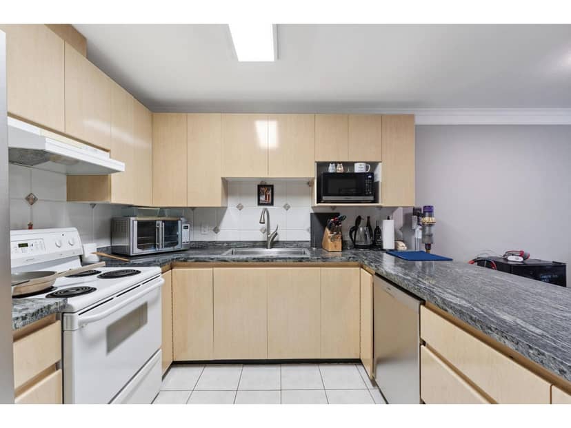 211 8115 121A STREET, Surrey, photo 7