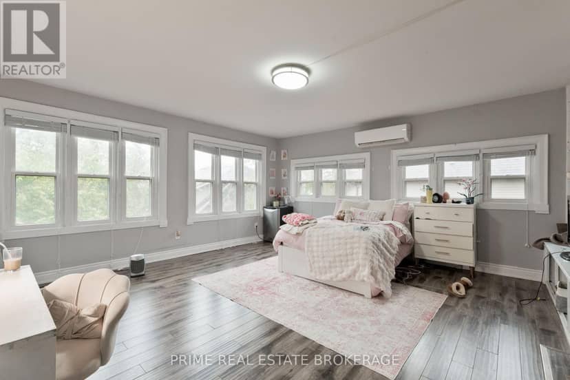 290 Huron Street — photo 15 of 34