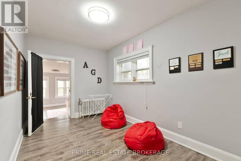 290 Huron Street — photo 17 of 34