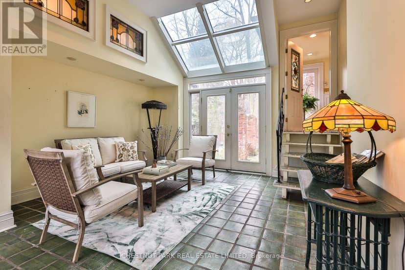127 Roxborough Drive — photo 12 of 34