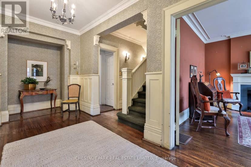 127 Roxborough Drive — photo 3 of 34