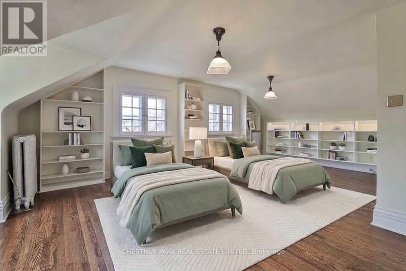 127 Roxborough Drive — photo 30 of 34