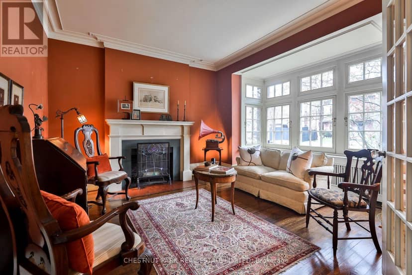127 Roxborough Drive — photo 4 of 34