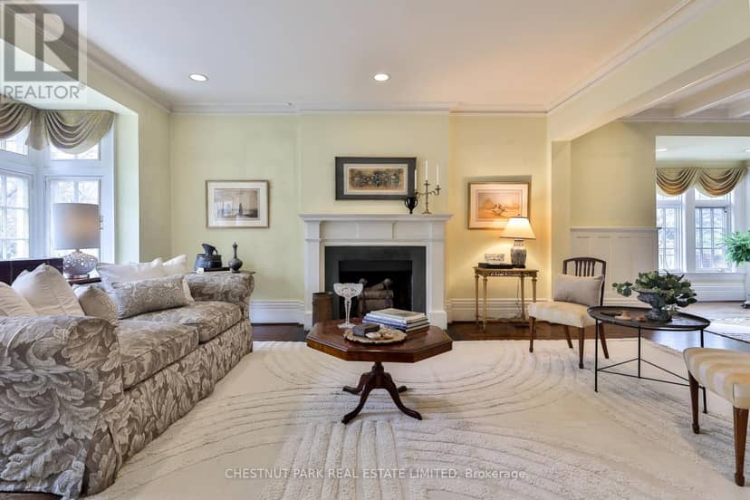 127 Roxborough Drive — photo 6 of 34