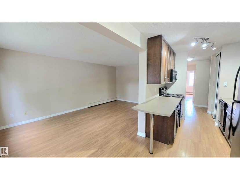 #207 10415 93 ST NW NW, Edmonton, photo 6