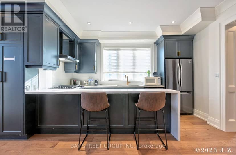 60 Emmett Avenue, Toronto, photo 3