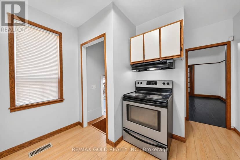 15 Beverley Street — photo 19 of 33