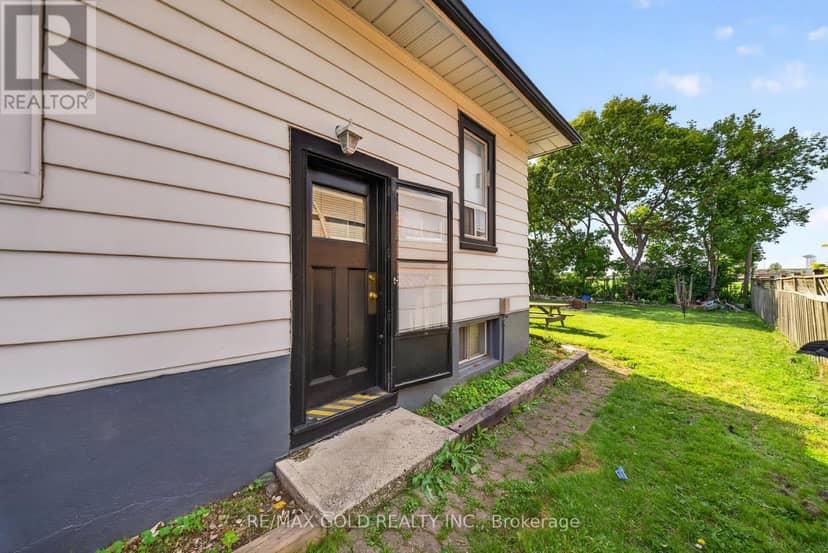 15 Beverley Street — photo 22 of 33
