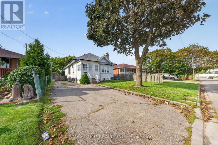 15 Beverley Street — photo 2 of 33