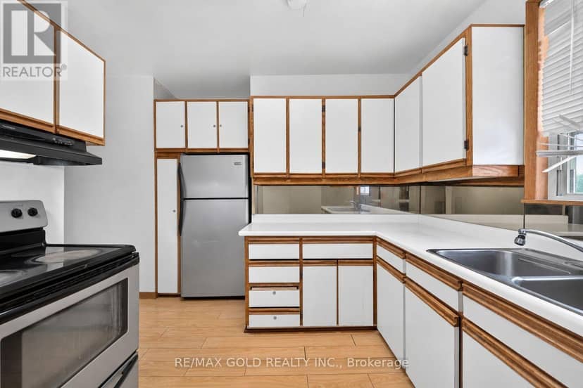 15 Beverley Street — photo 17 of 33