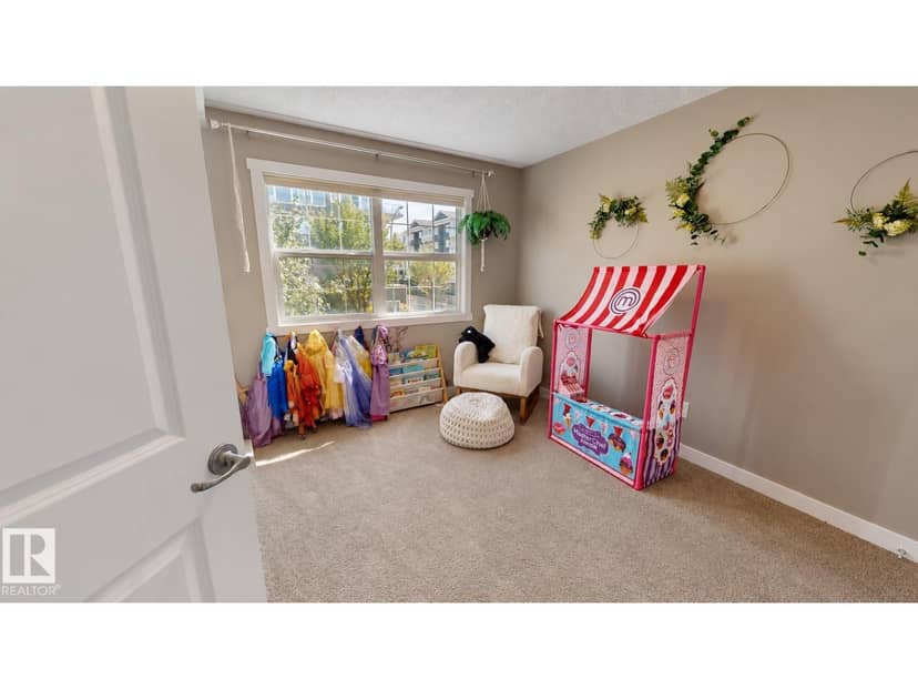 7016 Eton BV — photo 15 of 25