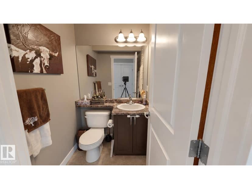 7016 Eton BV — photo 9 of 25