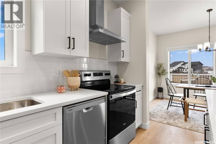 595 Cockcroft COURT — photo 4 of 33