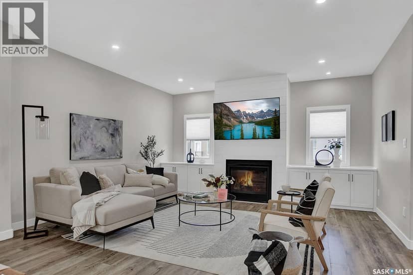 273 Lakeside BOULEVARD — photo 10 of 12