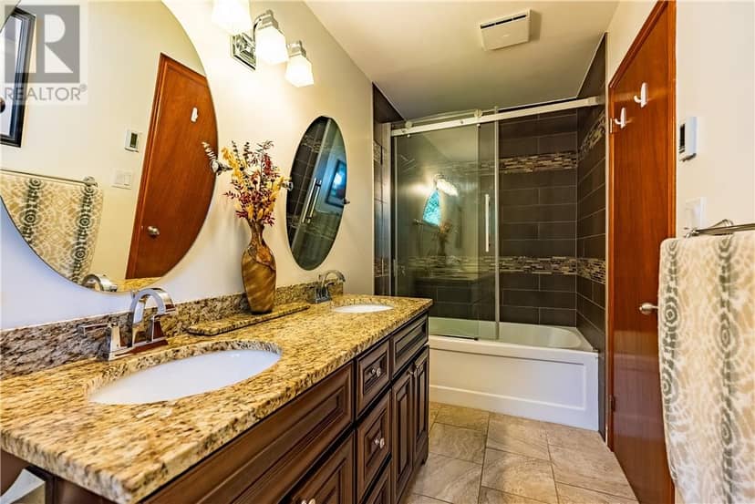 2376 Greenwood Drive — photo 26 of 40