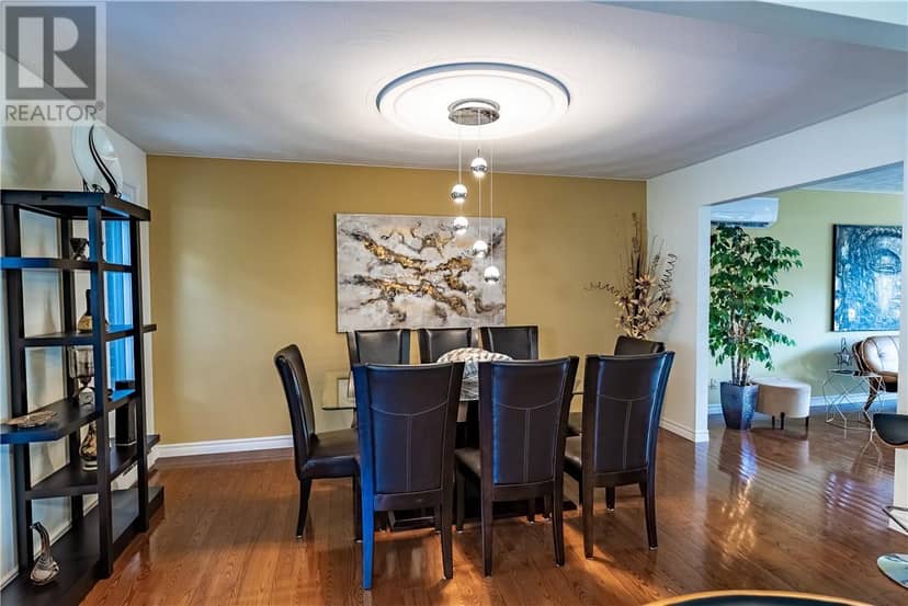 2376 Greenwood Drive — photo 21 of 40
