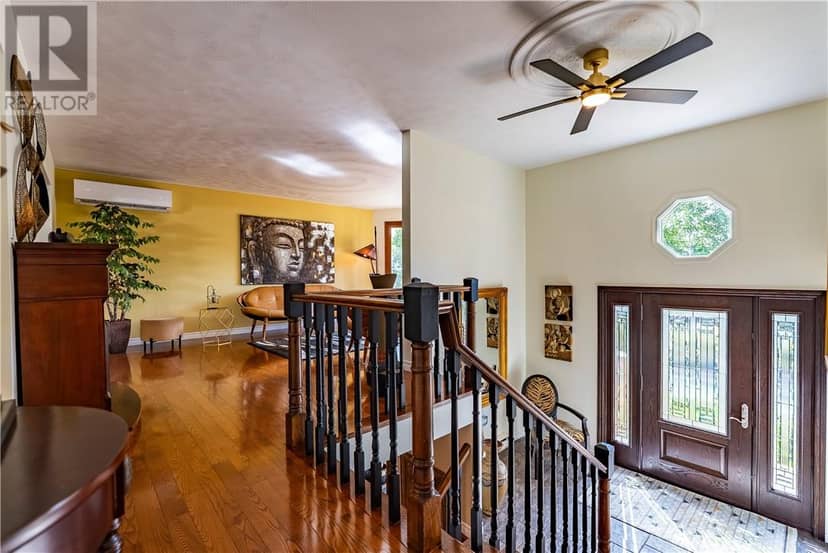 2376 Greenwood Drive — photo 8 of 40