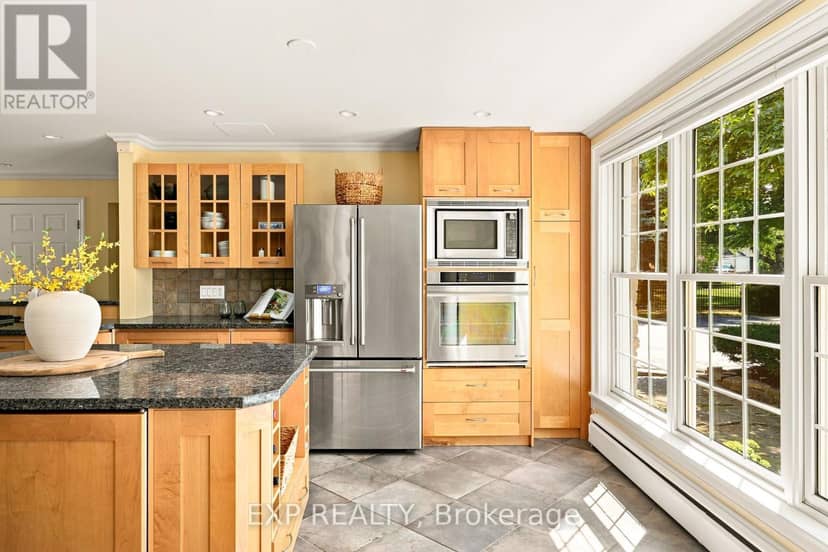 290 Bridgeport Road E — photo 5 of 40