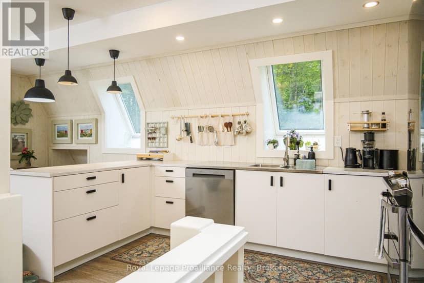 5097 Stirling-Marmora Road — photo 15 of 40