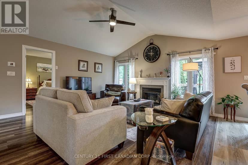 26 Cardinal Court — photo 27 of 40