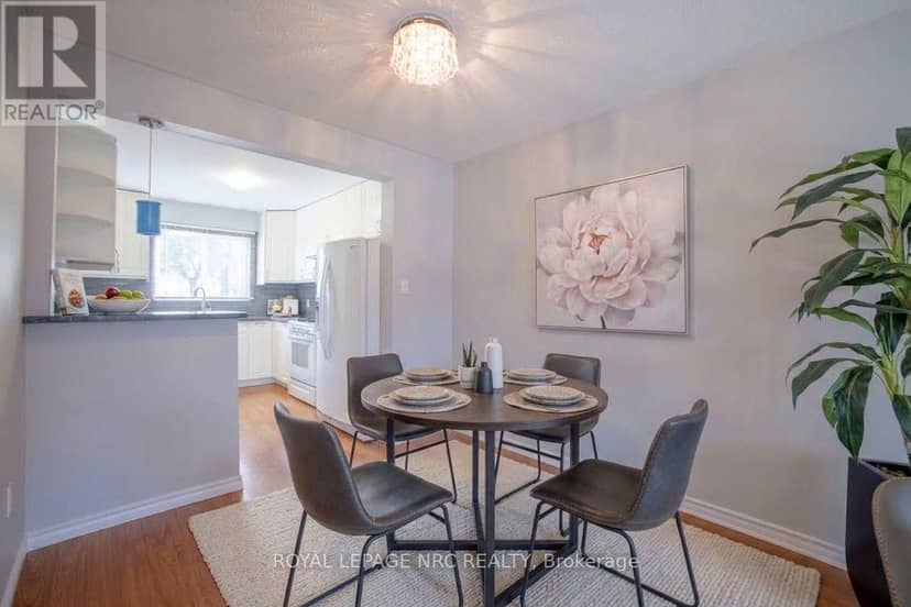 48 - 65 Dorchester Boulevard — photo 14 of 35